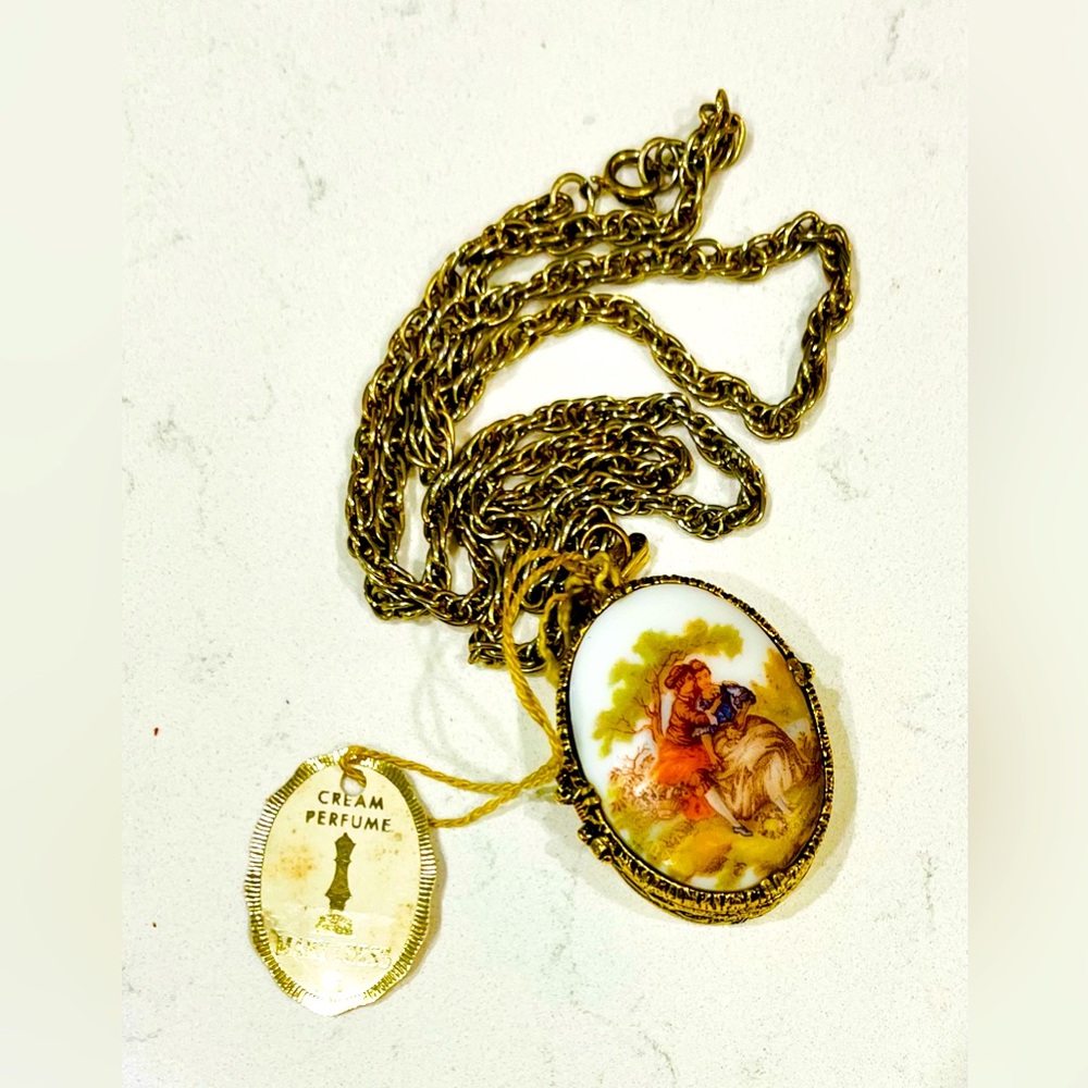 NEW VTG Mary Chess Fragonard Flower Bouquet Locket Pendant Necklace *no perfume